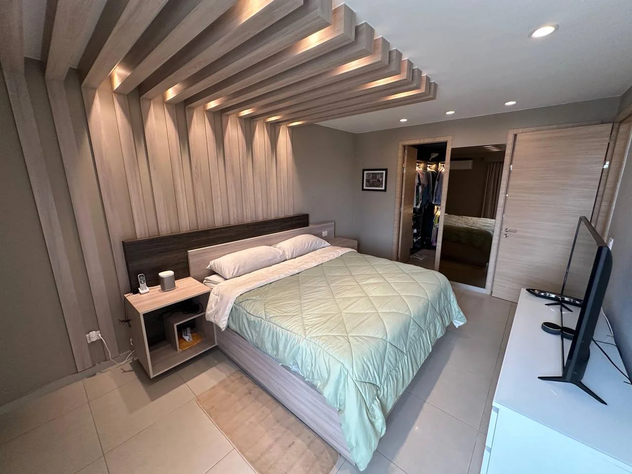 Apartamento de 2 habitaciones con estudio en Evaristo Morales, Distrito Nacional - 1