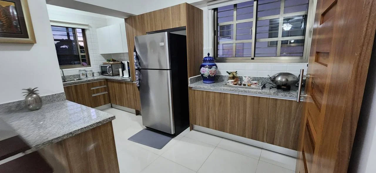 Apartamento con terraza en segundo nivel en el sector El Millón, Distrito Nacional - 2