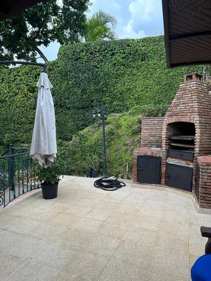 Casa en venta sector de Arroyo Hondo con 530 metros cuadrados y piscina - 1