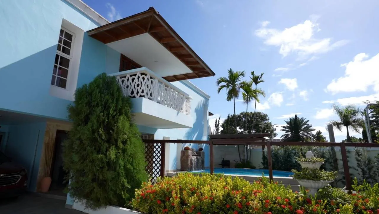 Casa en Arroyo Hondo en venta con piscina y paneles solares 3