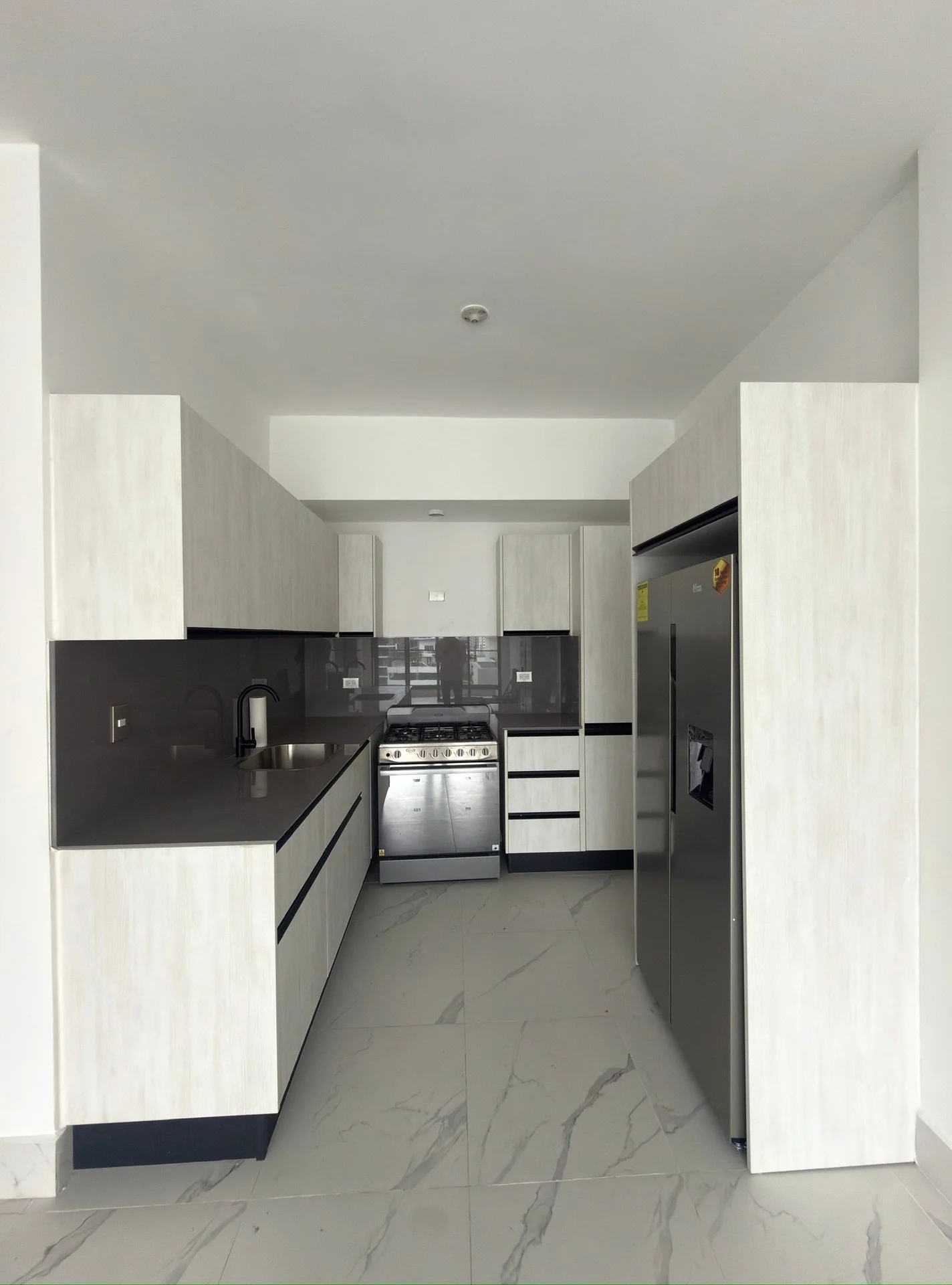 Apartamento en Renta y Venta - 2 Hab. + Estudio ( Línea Blanca ) Evaristo Morales - 2