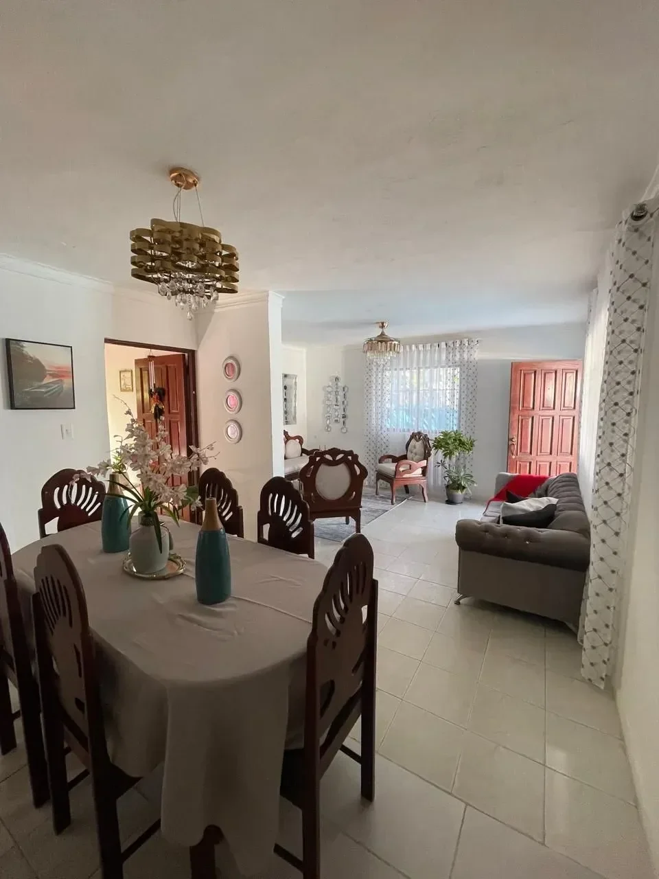 Casa en venta — Santo Domingo Este (3 hab.)