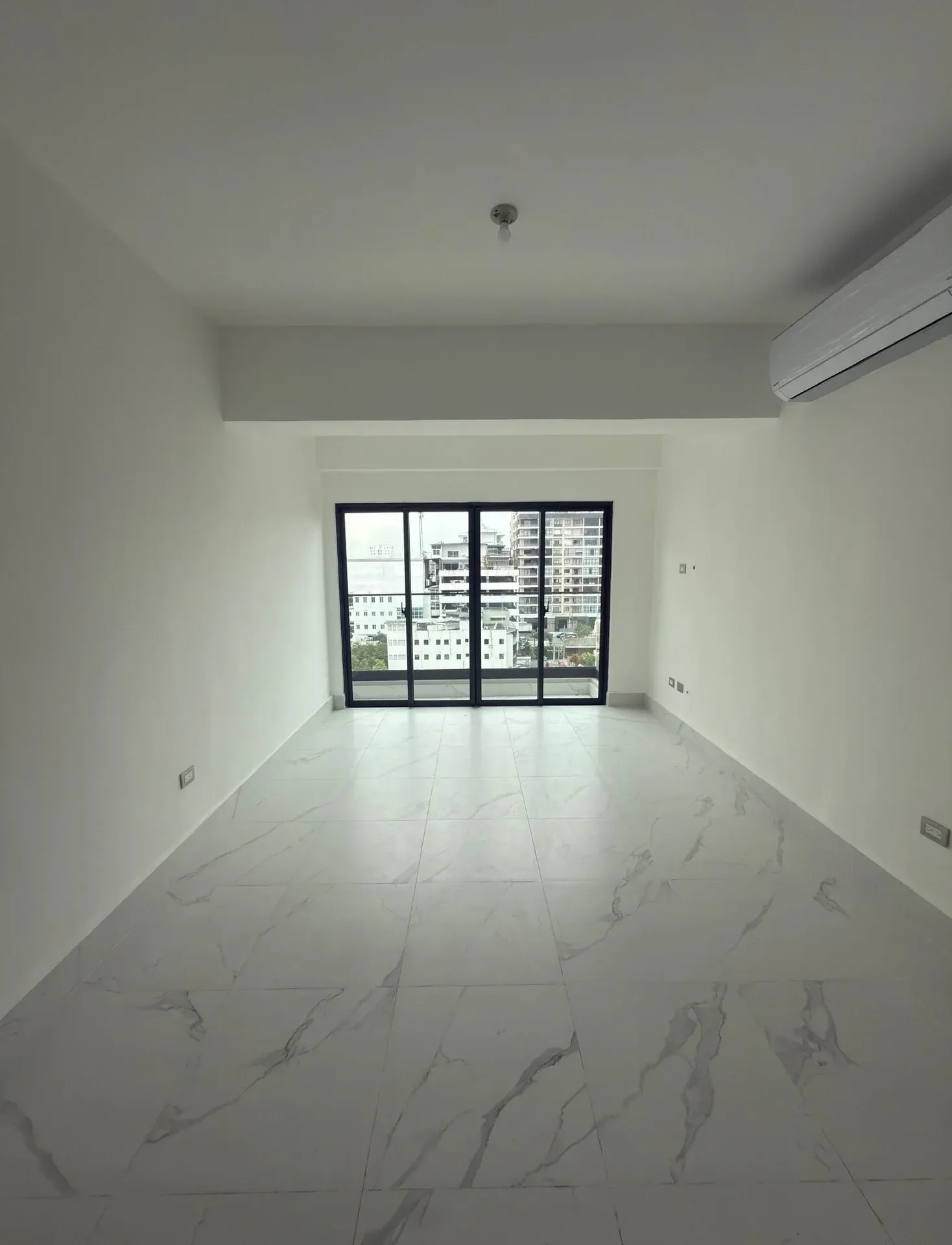 Apartamento en Evaristo Morales, 86 m² en alquiler - 2