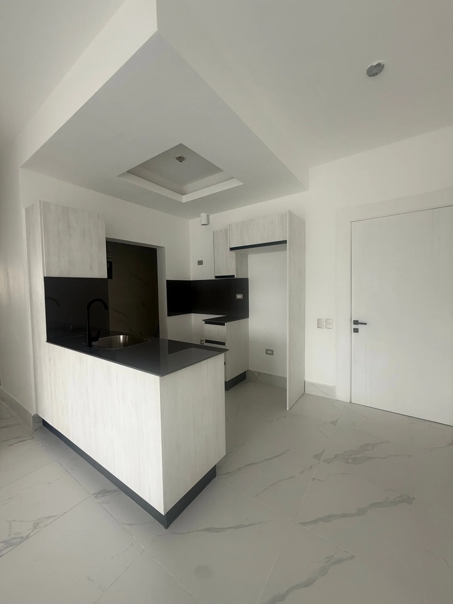 Apartamento en alquiler — Evaristo Morales, Distrito Nacional (2 hab.) - 2