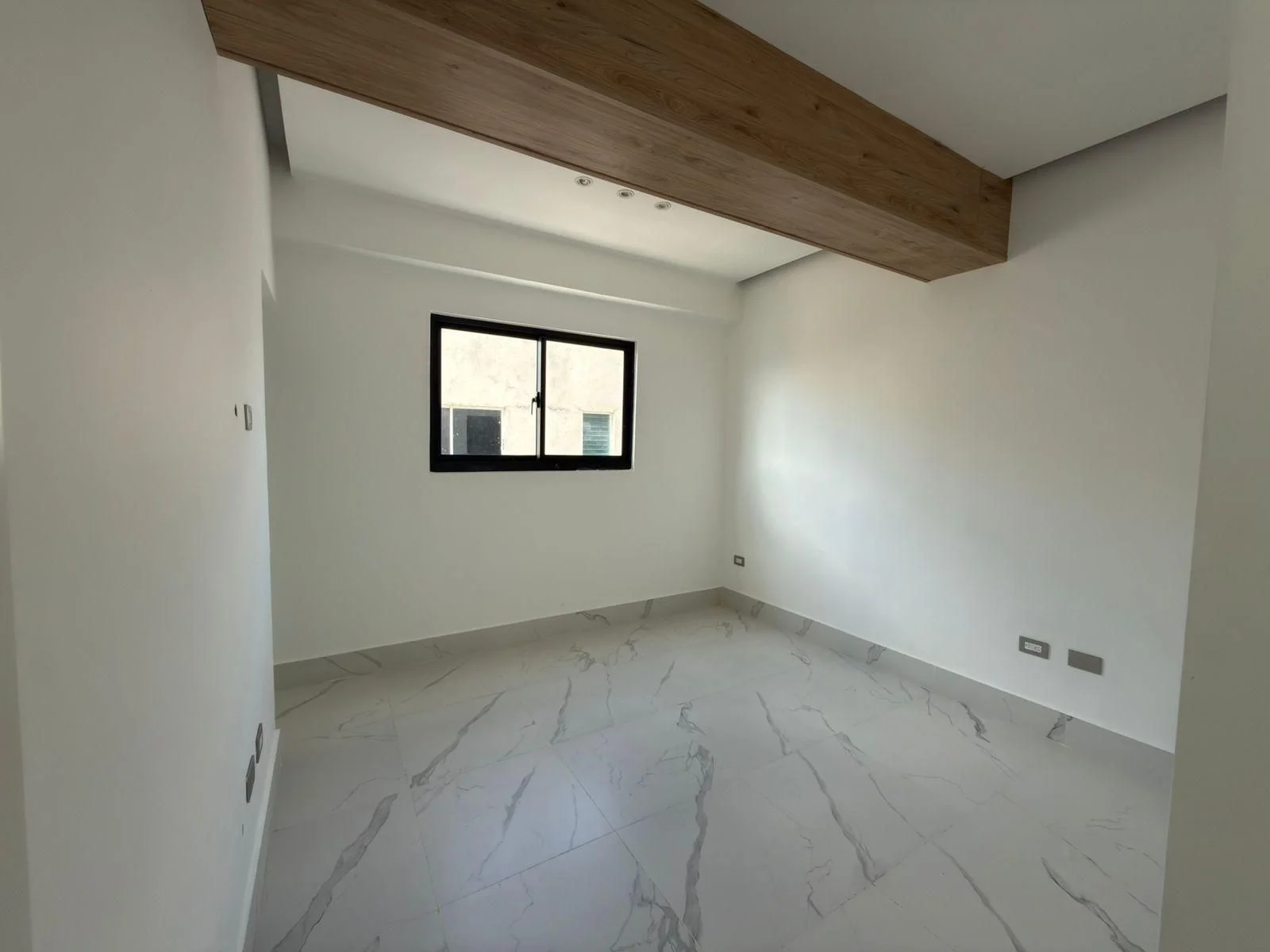 Apartamento en Renta ( Línea Blanca ) 2 Hab. - Torre Nueva en Evaristo Morales - 4