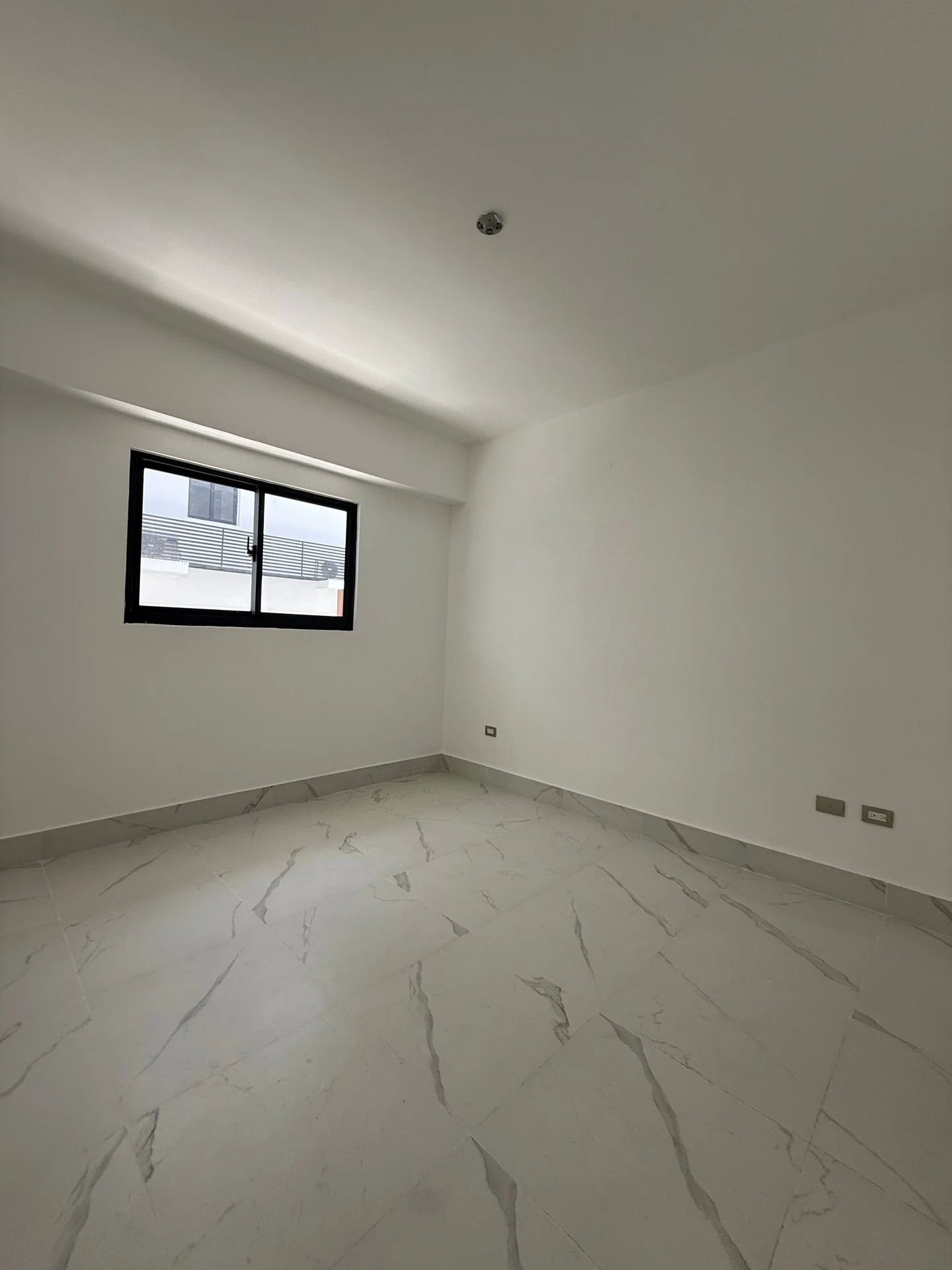 Evaristo Morales: appartement 1 ch. à louer - 5