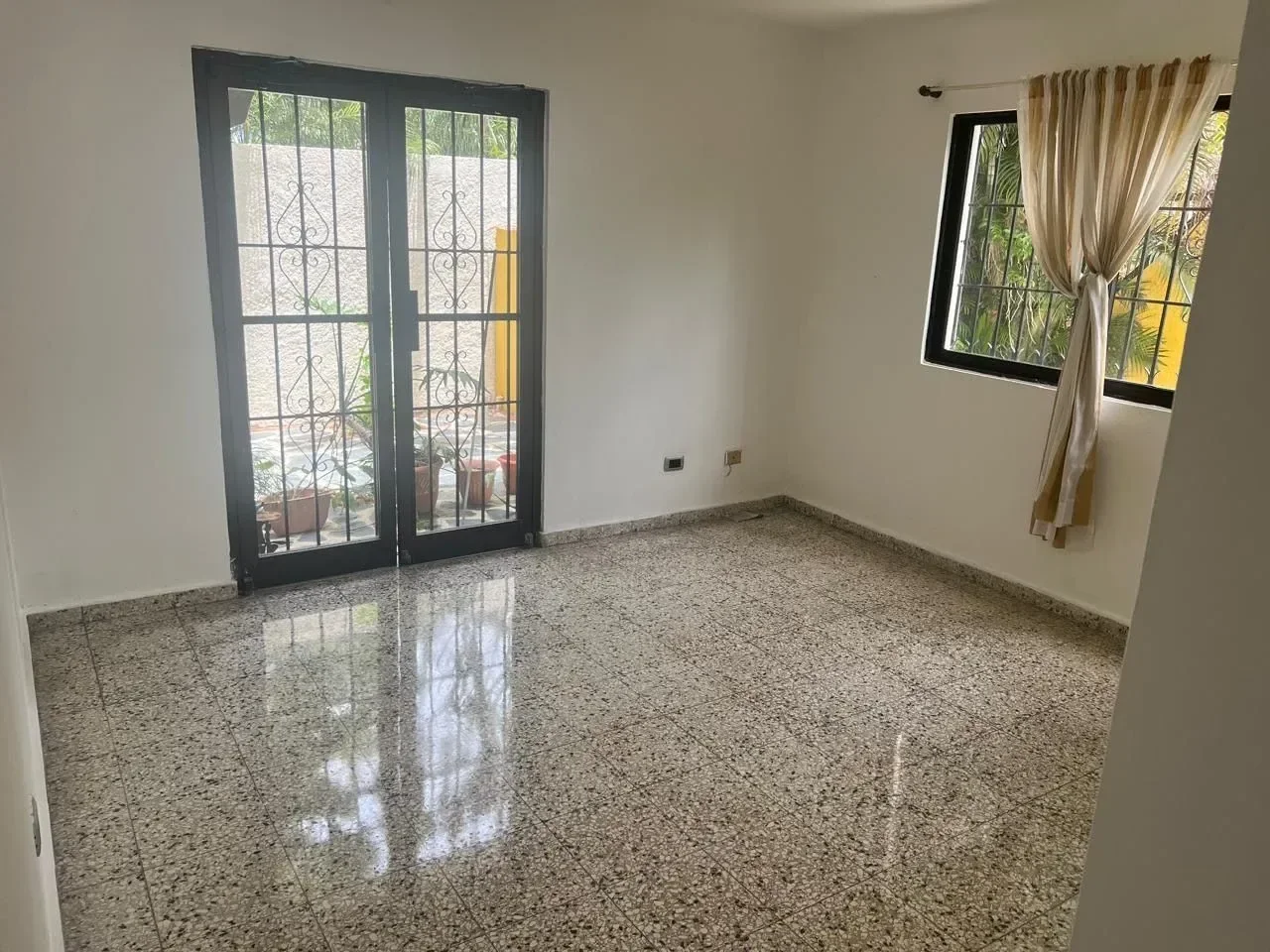Alquiler: casa en Urbanizacion Fernandez, Distrito Nacional - 5