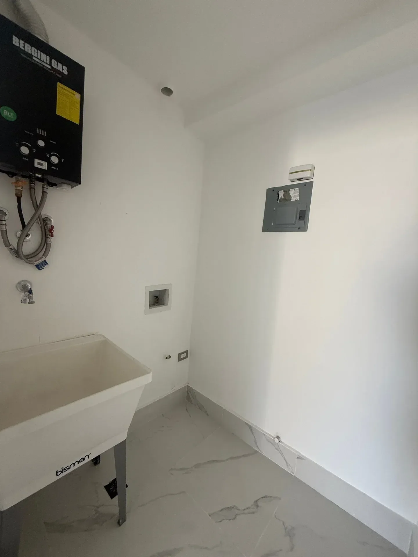 Rental: apartment in Evaristo Morales, Distrito Nacional - 5