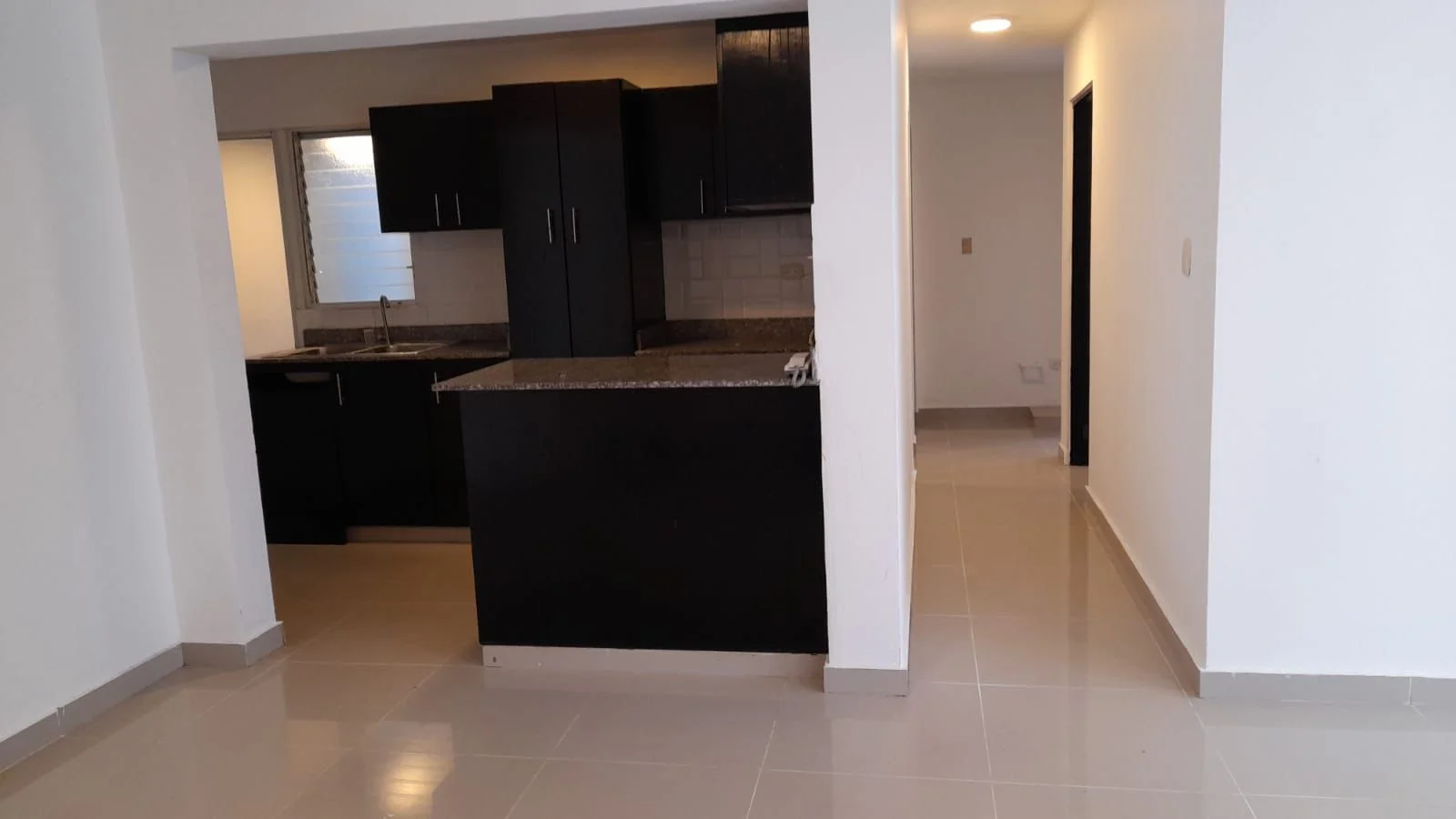 Apartamento segundo nivel en Garden City