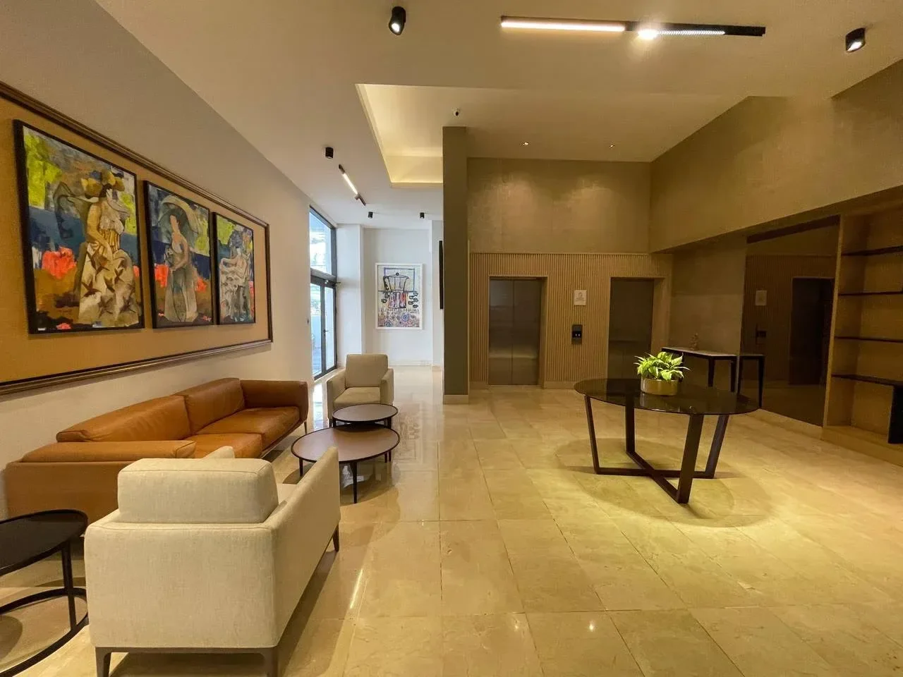 Apartamento en Evaristo Morales, 130 m² en venta