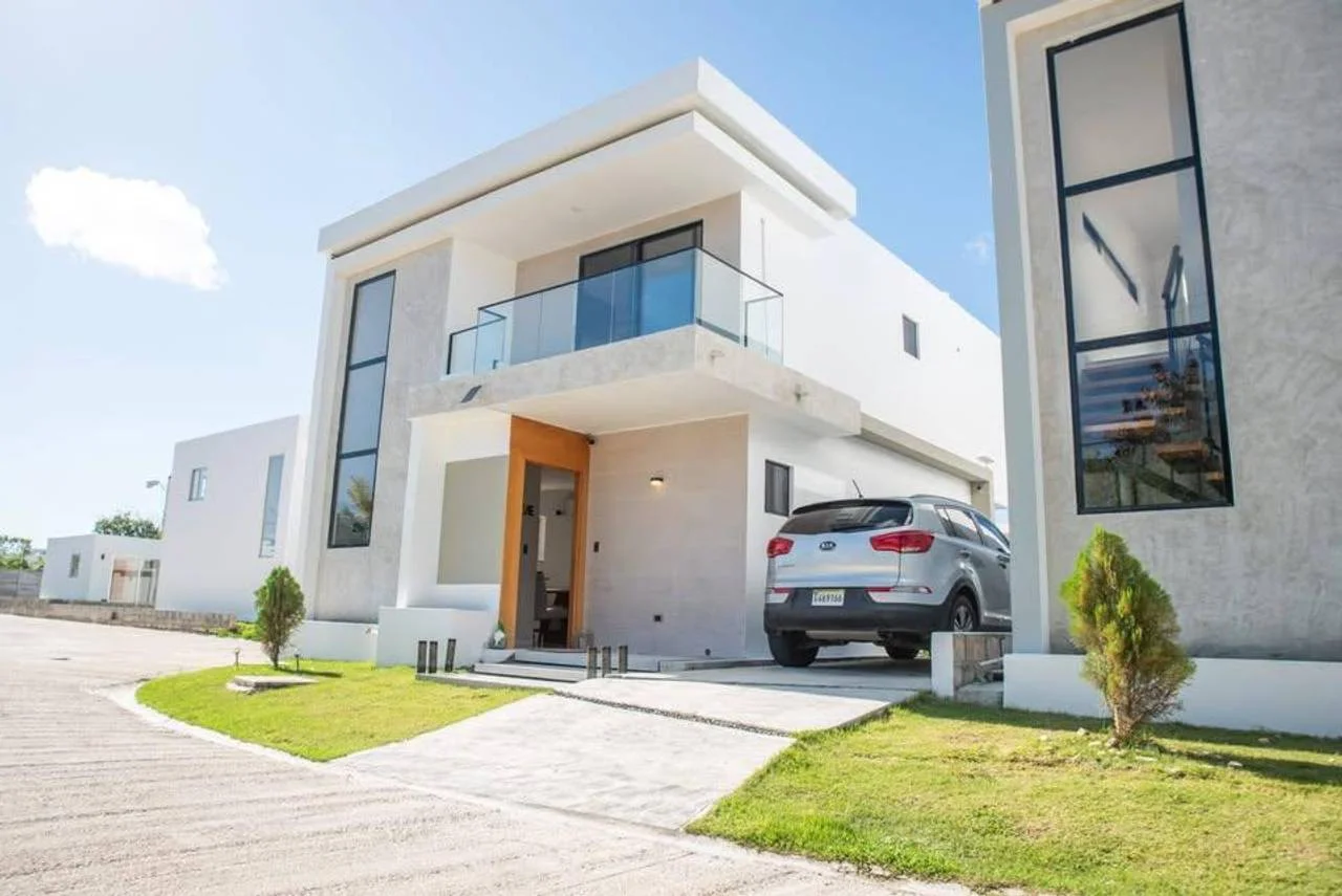 Villa for rent — Primaveral, Bávaro (3 bed)
