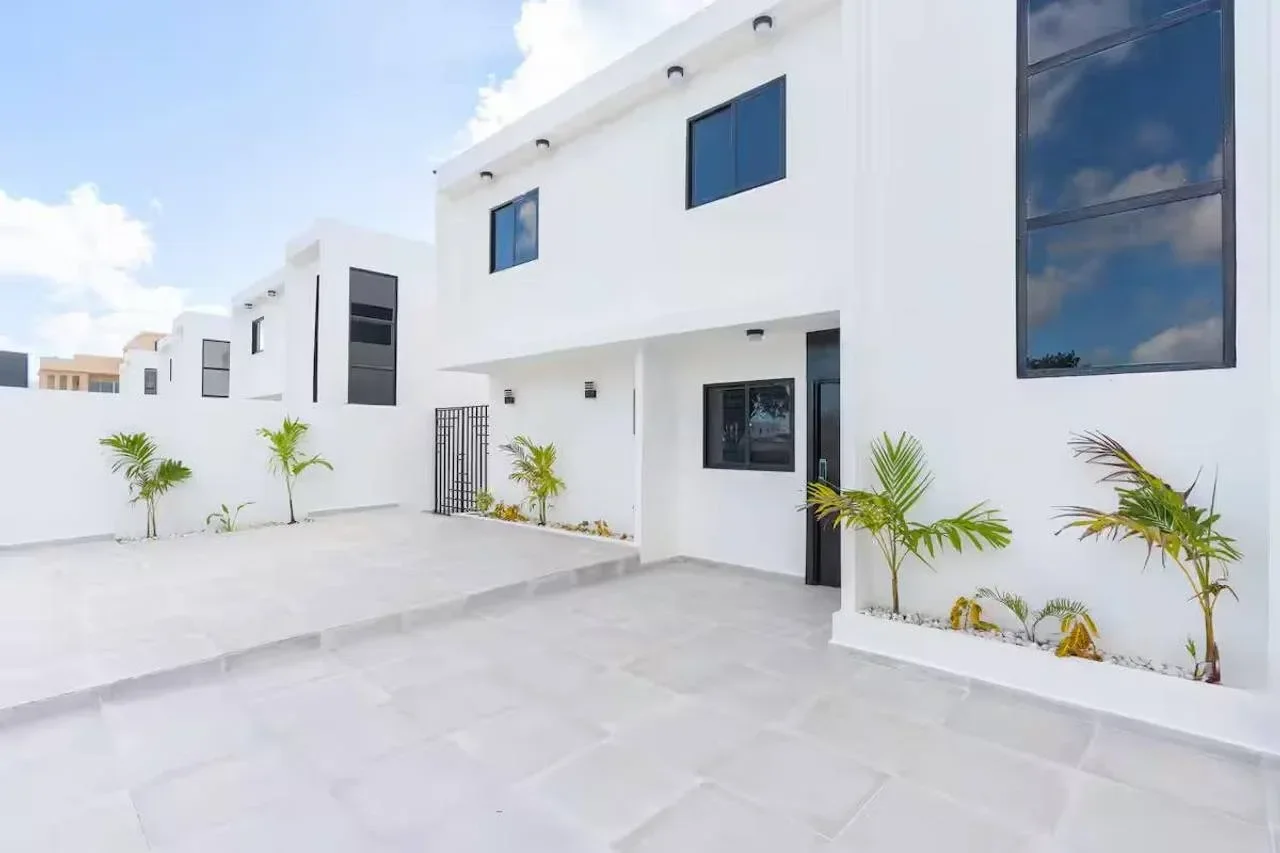 Villa en venta — Av. Barceló, Punta Cana (3 hab.) - 2