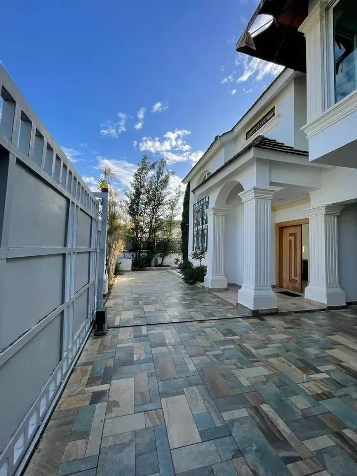 La Zurza Iii: casa 3 hab. · 345 m² en venta - 3