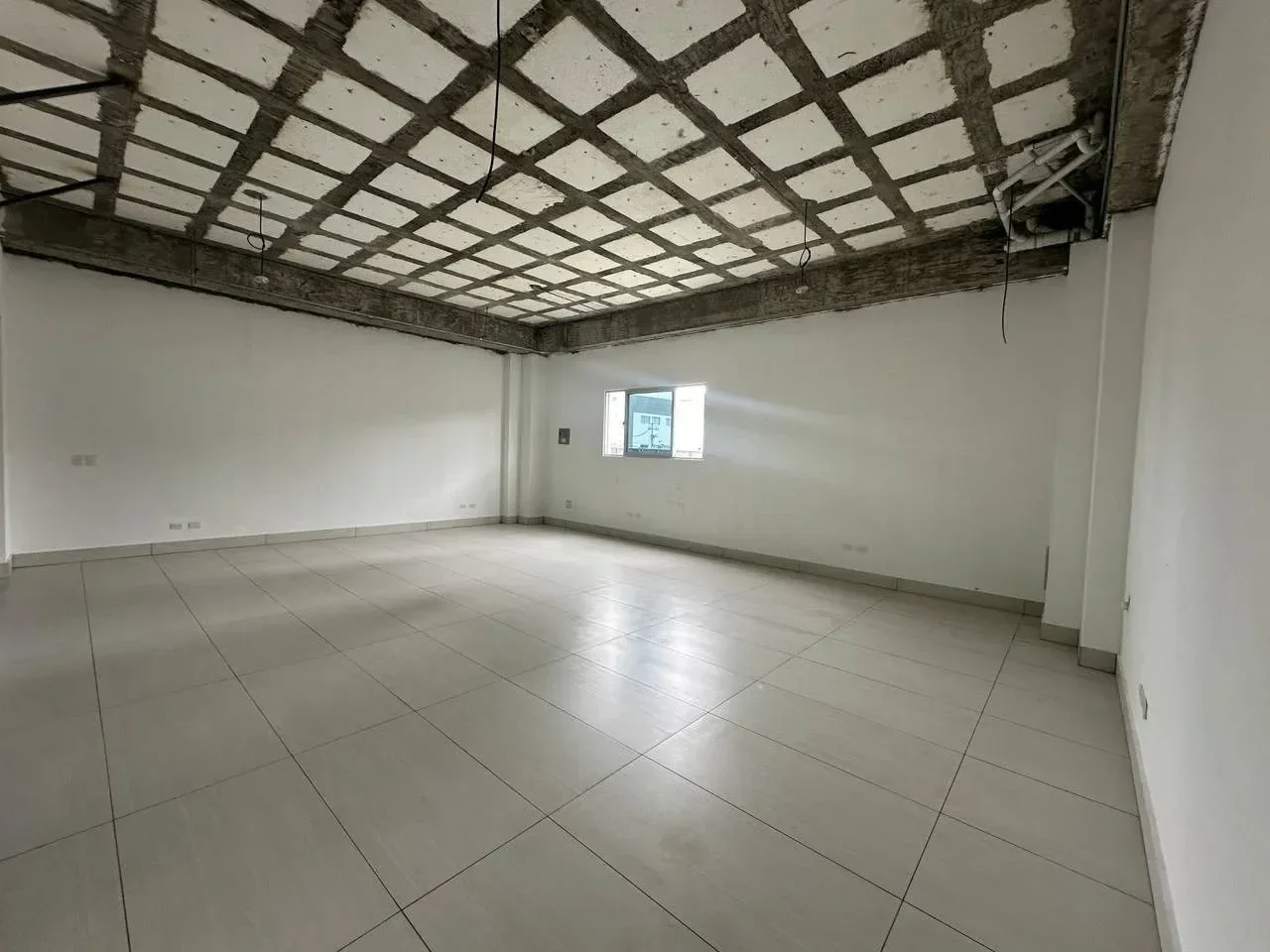 Commercial space in Urbanización Italia, 65 m² for rent