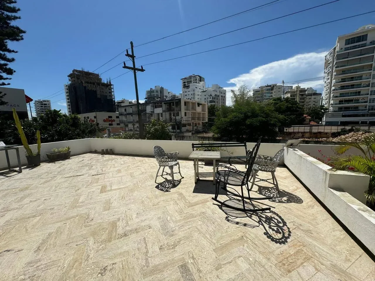 Ensanche Naco: casa 5 hab. · 700 m² en venta - 3
