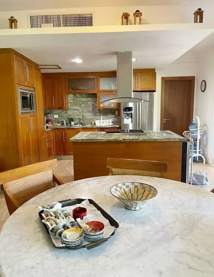 El Portillo: appartement 3 ch. · 250 m² à vendre - 3