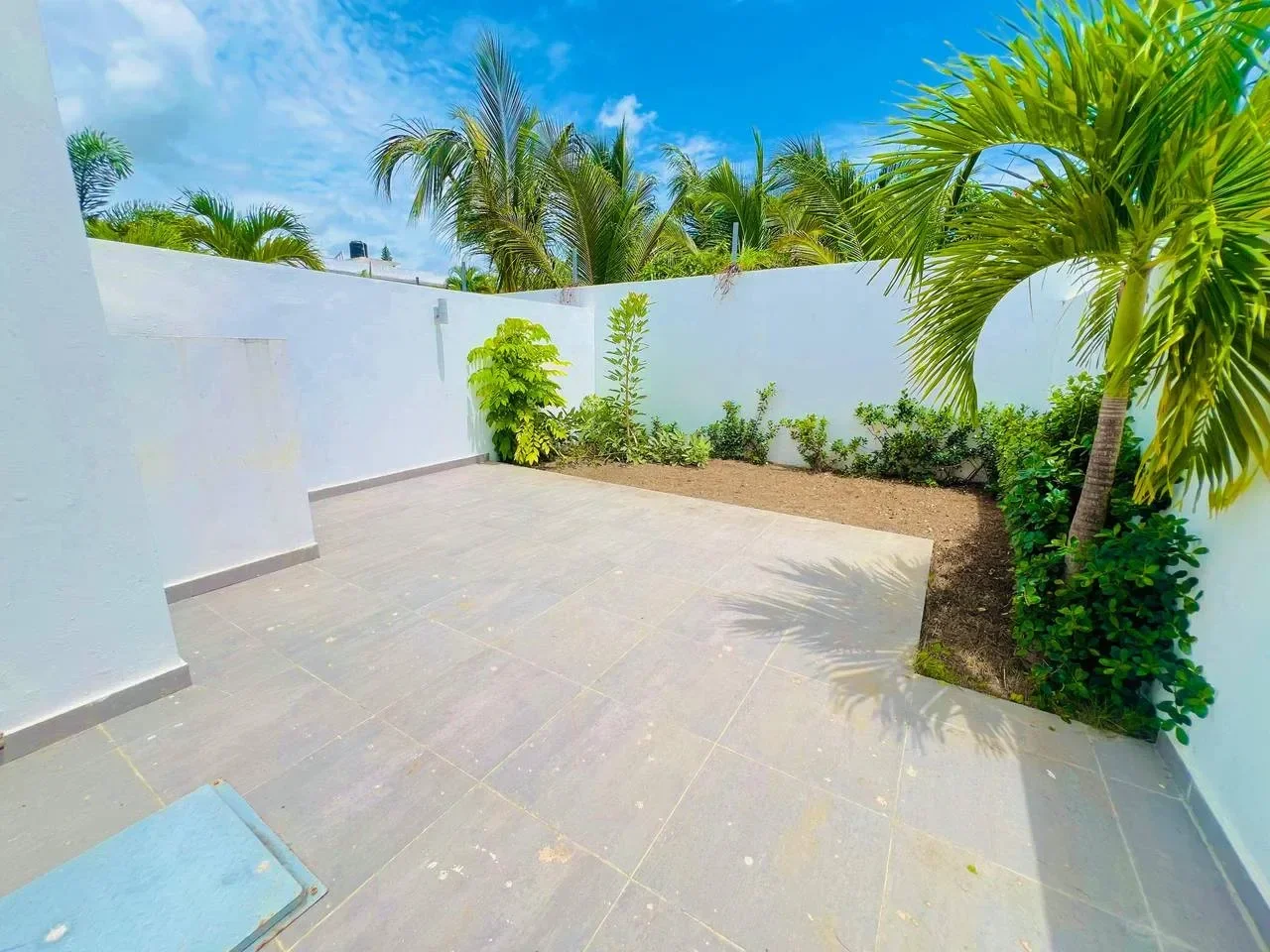 Casa de 2 habitaciones en venta en El Ejecutivo, Bavaro - 2
