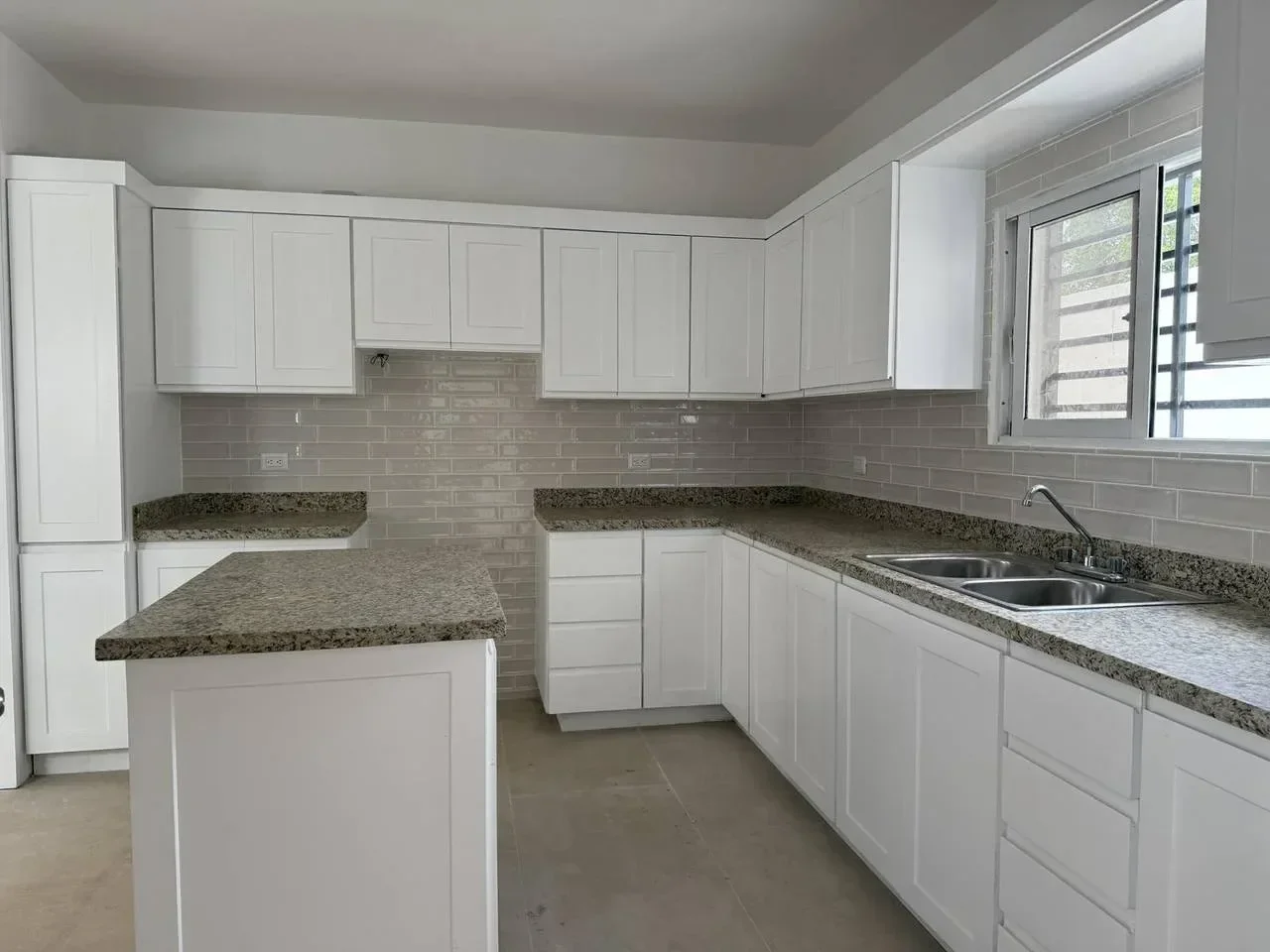 Casa en venta — Orquídea Primera Etapa, La Romana (3 hab.) - 3