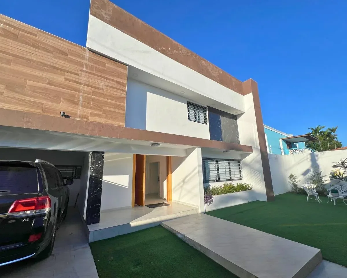 Venta: casa en Altos de Arroyo Hondo III, Distrito Nacional - 2