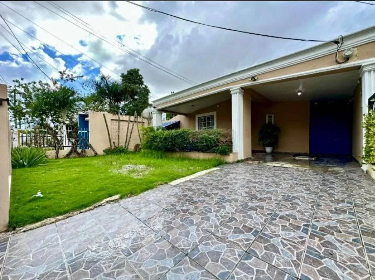 Casa en Villa Carmen, 115 m² en venta