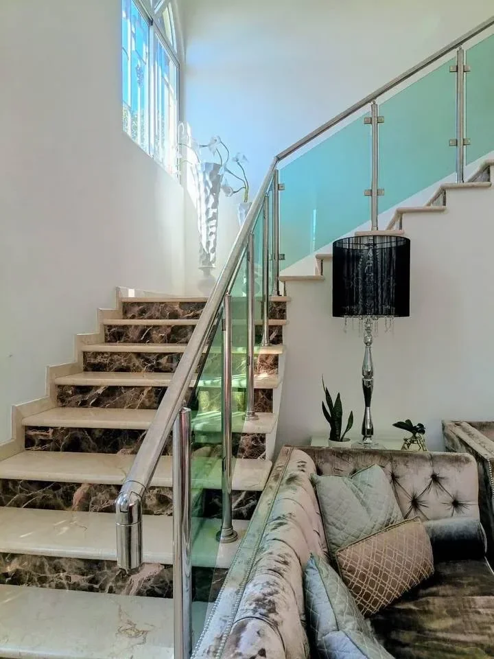 La Zurza Iii: casa 3 hab. · 345 m² en venta - 5