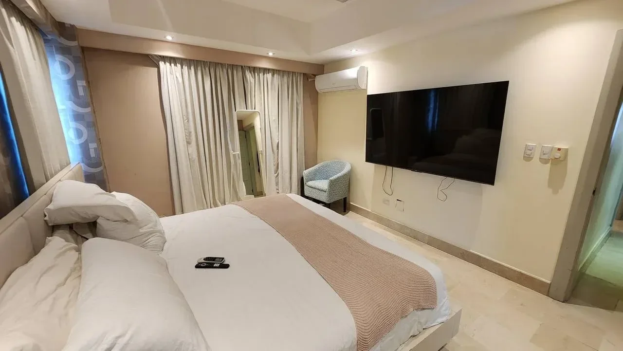 Jardines del Sur I y II: penthouse 3 hab. · 327.8 m² en venta - 5