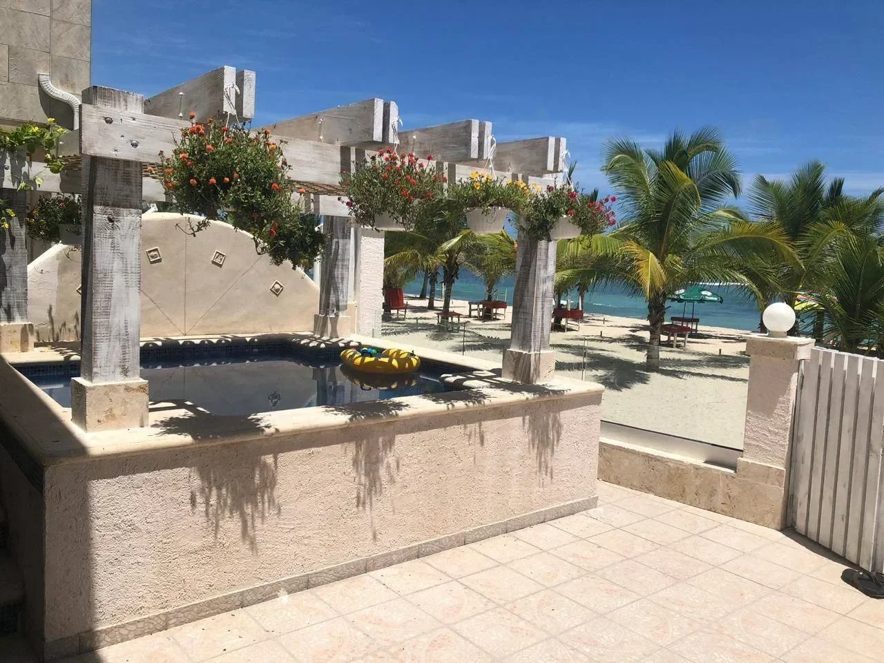 Juan Dolio: villa 4 hab. · 485 m² en venta - 2