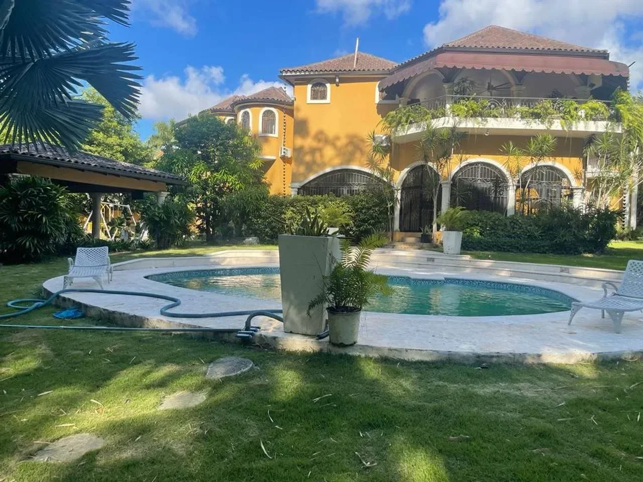 Casa en venta — Arroyo Hondo, Distrito Nacional (5 hab.) - 2