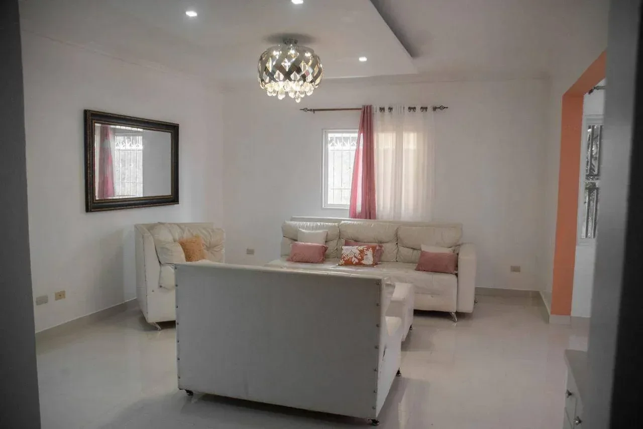 Venta: casa en Don Juan Ii, La Romana - 2