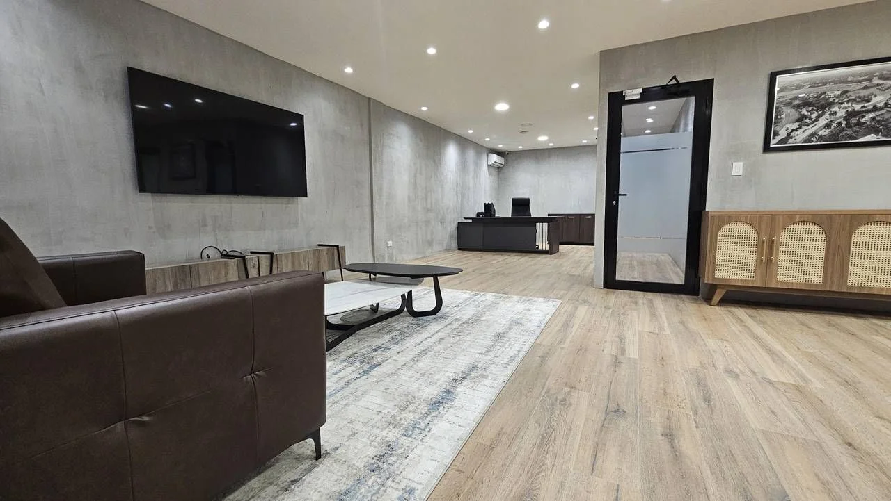 El Millon: local commercial · 300 m² à louer - 3