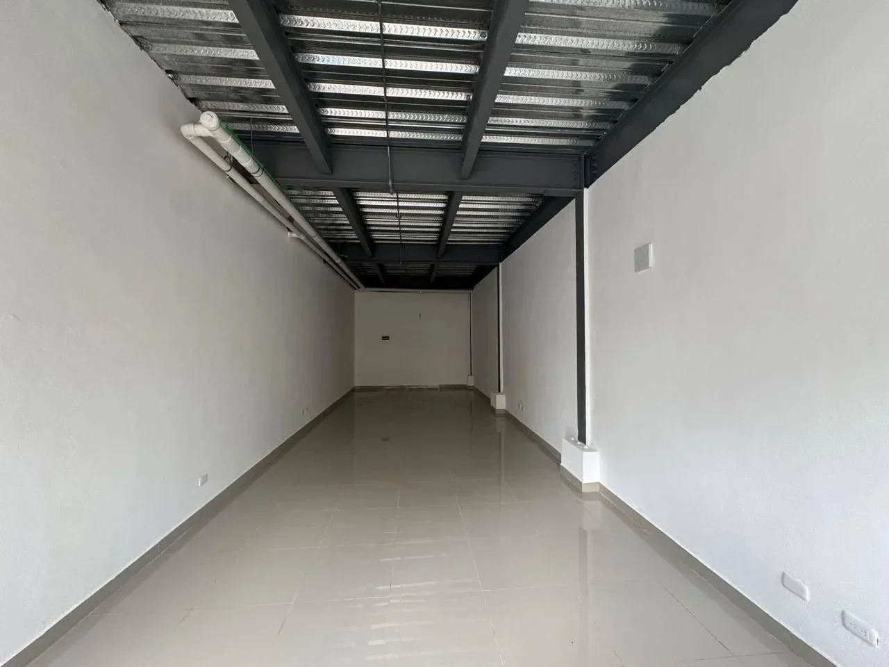 Alquiler: local comercial en Alma Rosa I, Santo Domingo Este - 3
