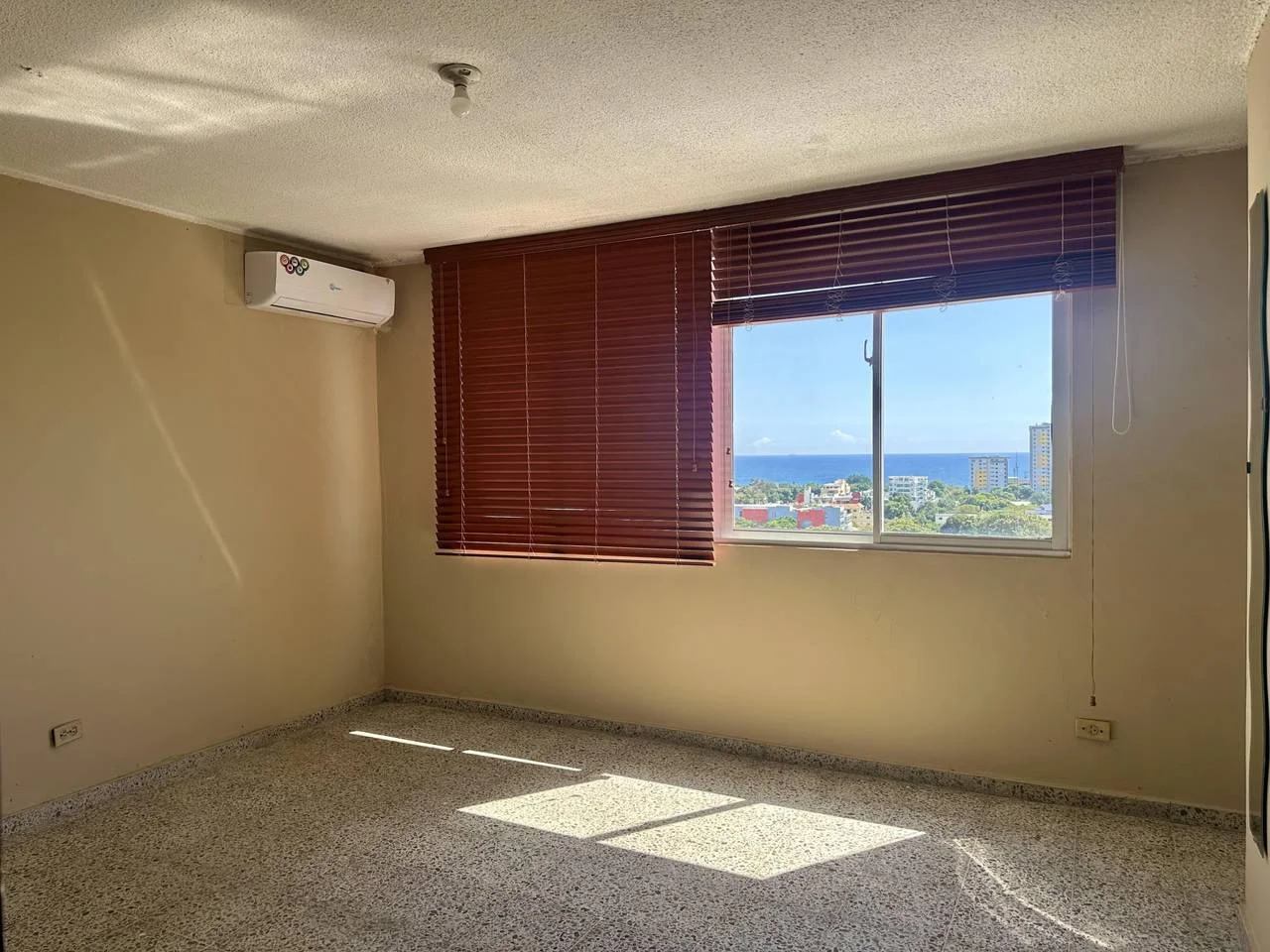 Gazcue: appartement 3 ch. · 120 m² à louer - 4