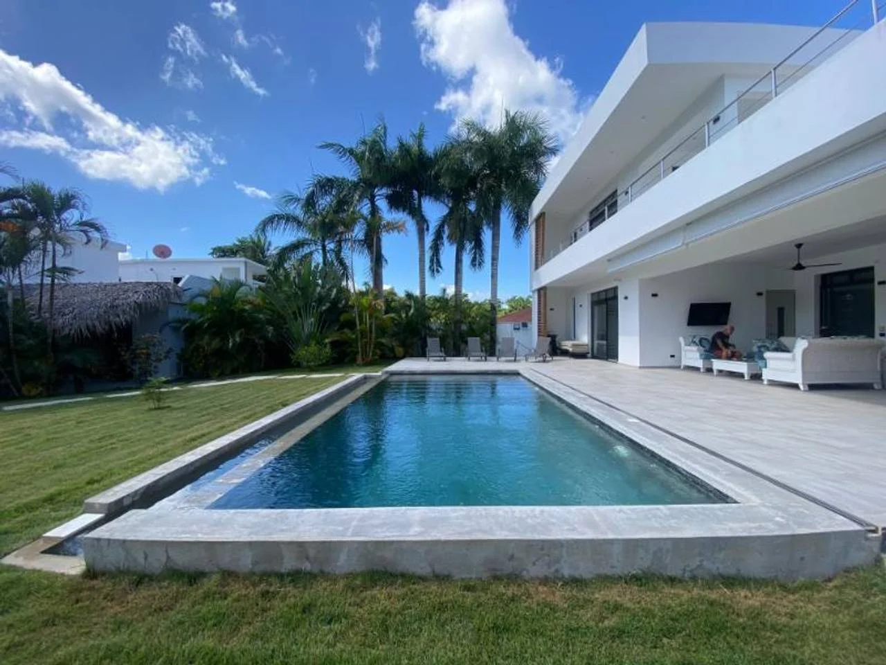 La Playa: villa 5 hab. · 400 m² en venta