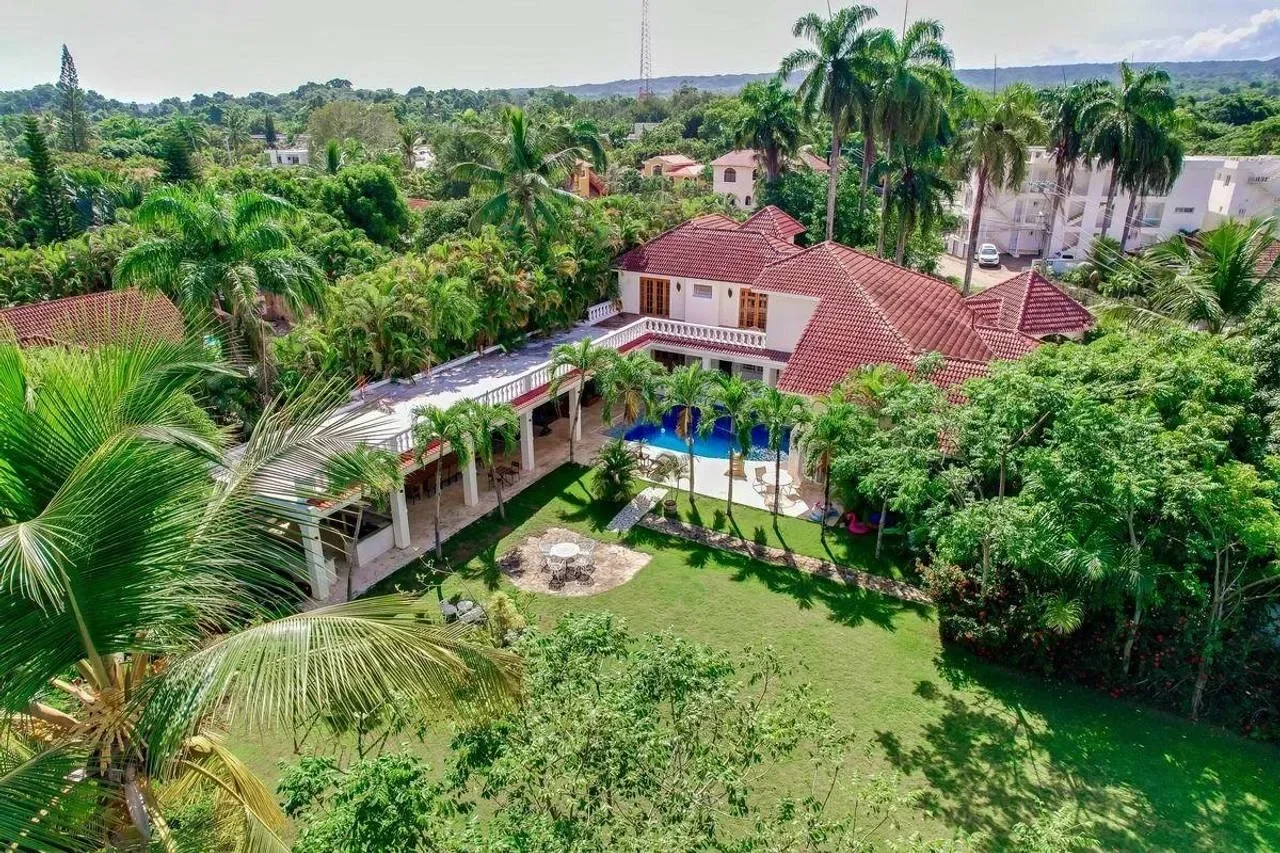 Encuentro Beach: villa 5 hab. · 750 m² en venta