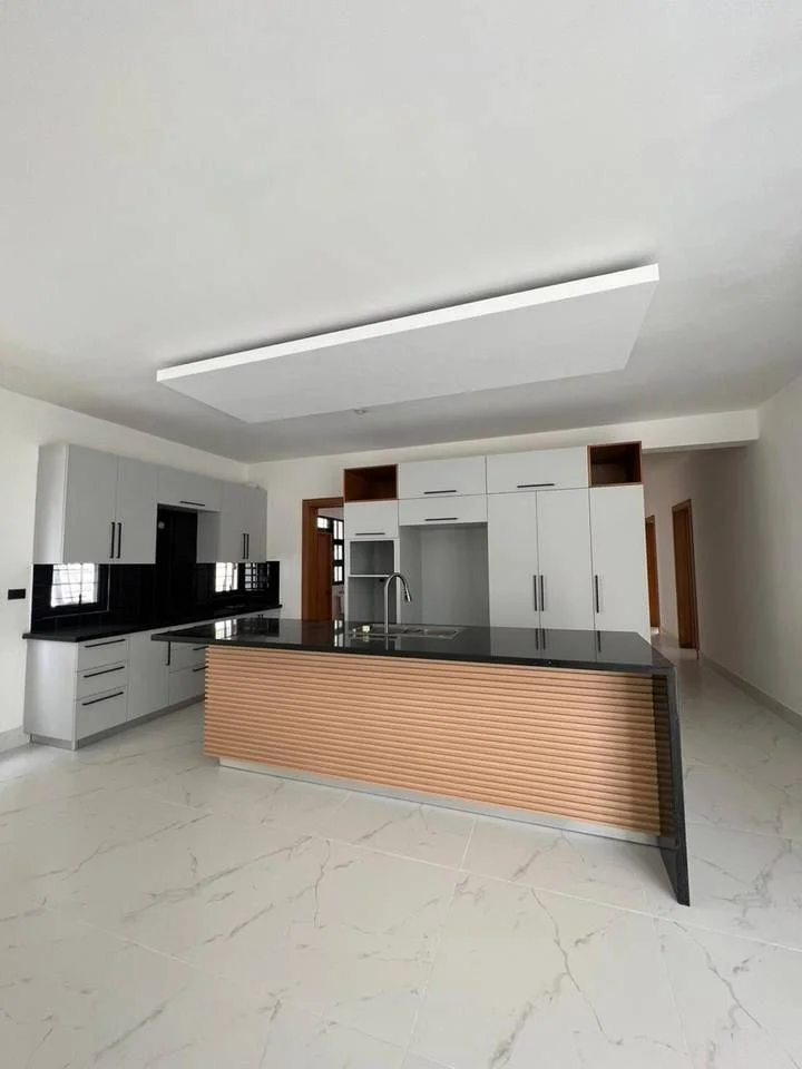 Villa María: casa 4 hab. · 175 m² en venta