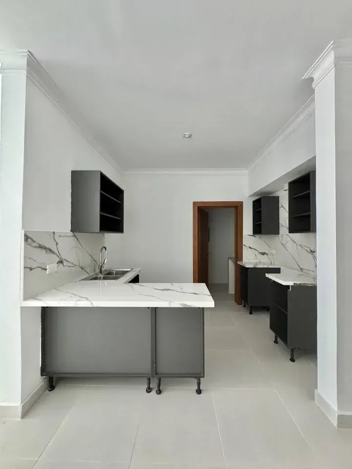 Apartamento en venta — Ensanche Naco, Distrito Nacional (2 hab.) - 5