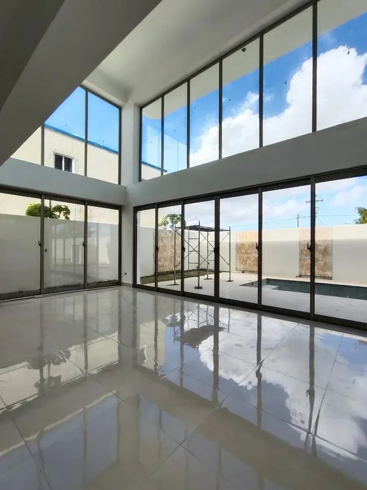 Villa de 4 habitaciones en venta en Avenida Barceló, Bavaro - 2