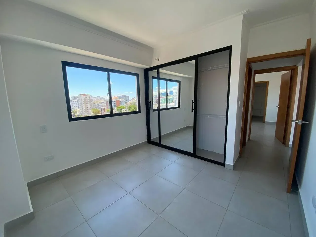 Apartamento en venta — Evaristo Morales, Santo Domingo D.N. (2 hab.) - 5