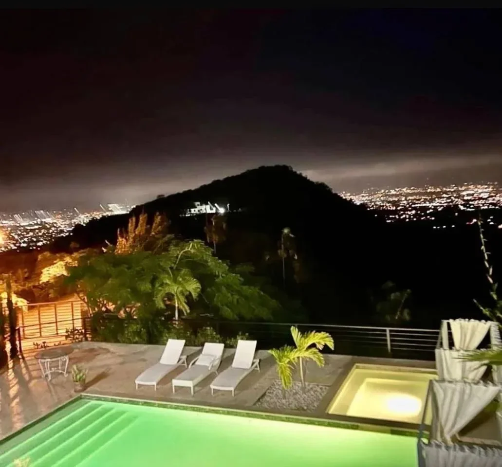 Villa de 5 habitaciones en venta en Santiago, Santiago - 3