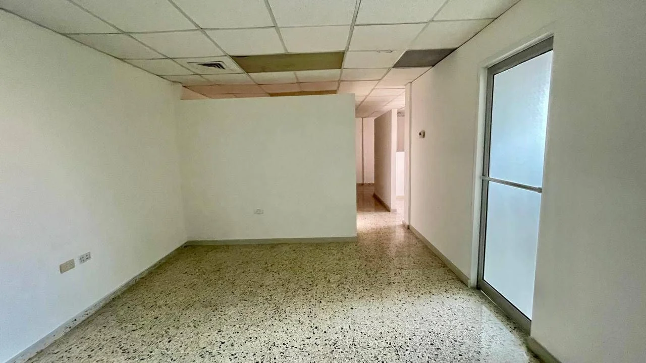 Alquiler: oficina en El Vergel, Santo Domingo D.N.