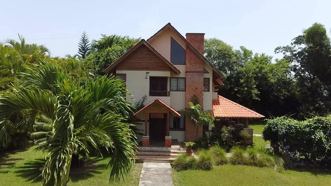 Jarabacoa: casa 4 hab. · 283 m² en venta