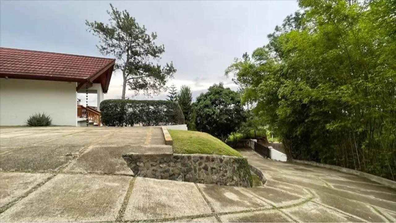 Casa en venta — Jarabacoa, Jarabacoa (5 hab.) - 5