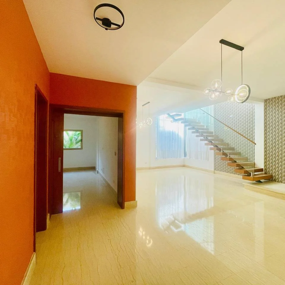 Casa en venta — Bella Vista, Santo Domingo D.N. (3 hab.) - 5