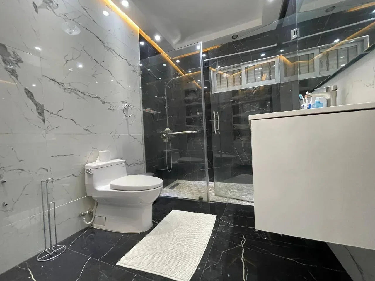 Casa en venta — Reparto Los Tres Ojo, Santo Domingo Este (5 hab.)