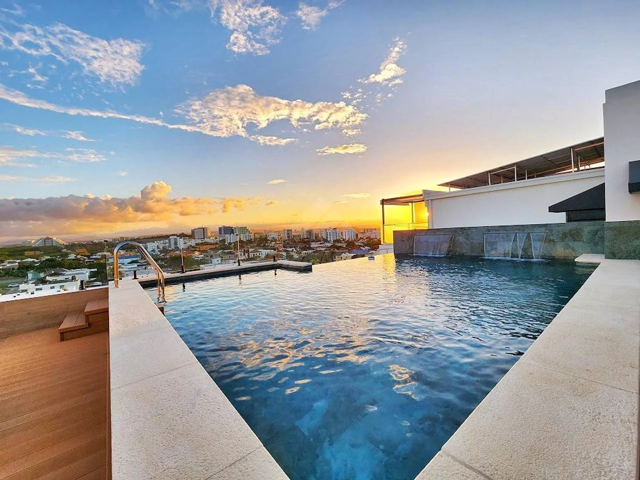 Apartamento en Jardines Del Este, 145 m² en venta