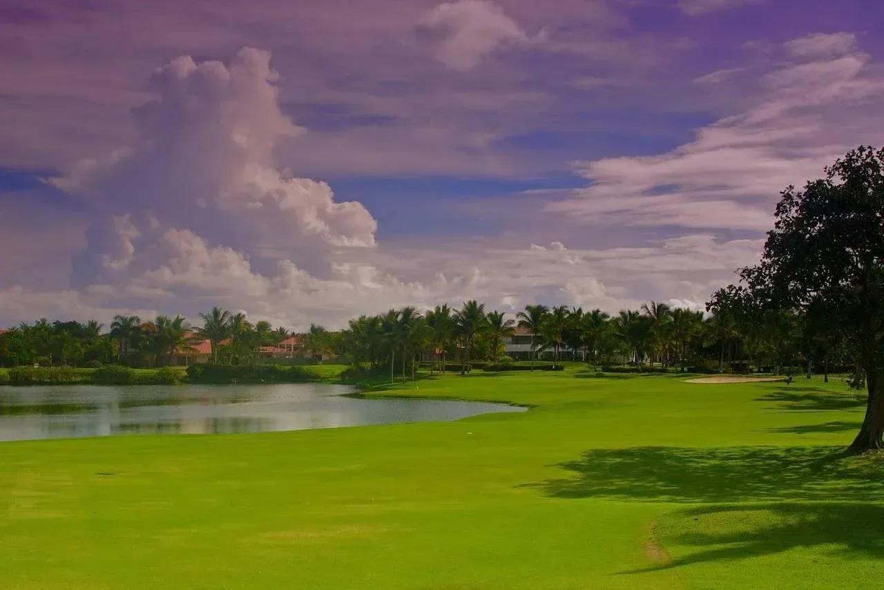 Villa en venta — Cocotal Golf & Country Club, Bavaro (4 hab.) - 3