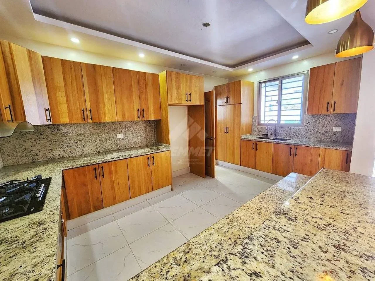 Urbanización Don Jose María: casa 3 hab. · 380 m² en venta - 4