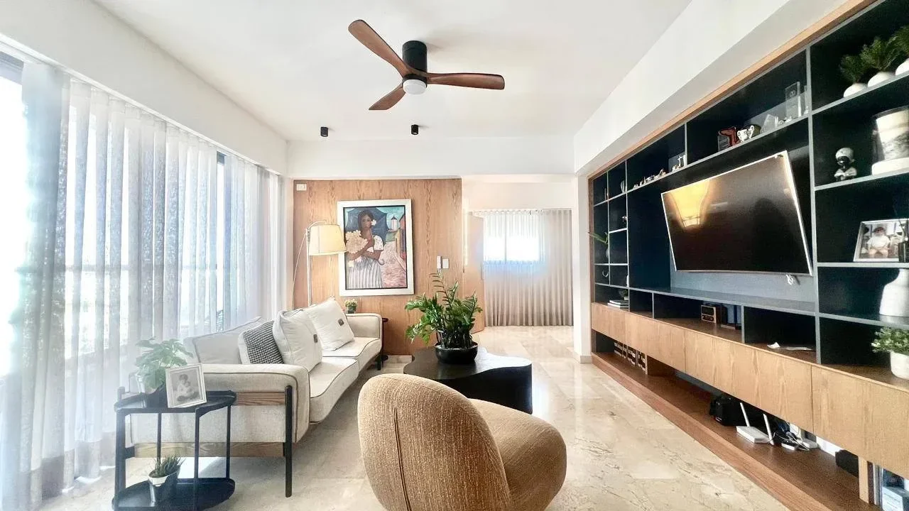 Apartamento en venta — Ensanche Naco, Distrito Nacional (3 hab.)