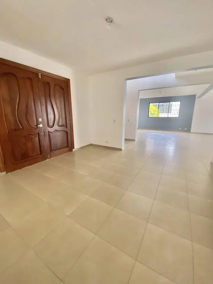 Casa en venta — Los Prados, Santiago de los Caballeros (4 hab.)