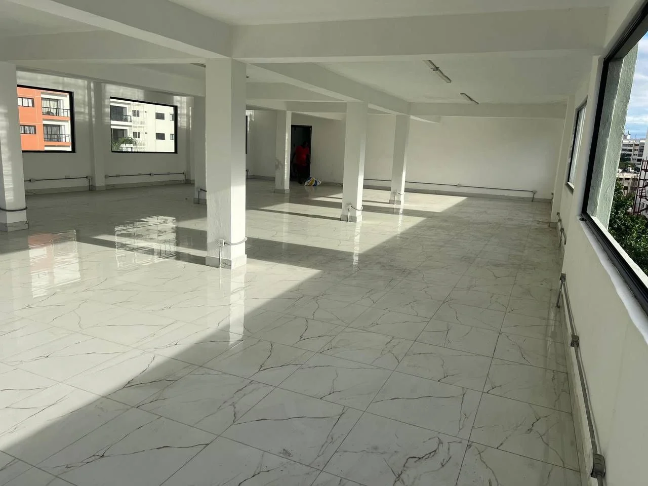 Bella Vista: local commercial · 190 m² à louer - 2